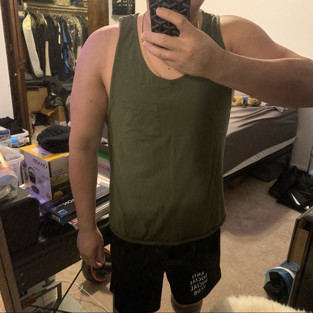DIVIDED H&M MENS LARGE TANK TOP POCKET